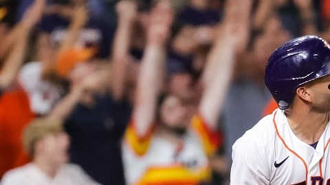 El batazo de Altuve recorrió 370 pies en el Minute Maid Park.