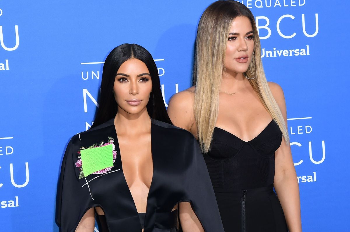 Kim Kardashian y Khloé Kardashian presumen sus cuerpos con aceite y bikinis para celebrar el cumpleaños de Khloé.