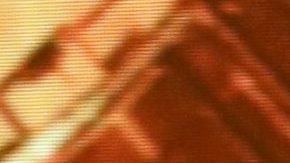 Lil Nas X besó un bailarín en el escenario y dice aún sentirse inseguro de su sexualidad.