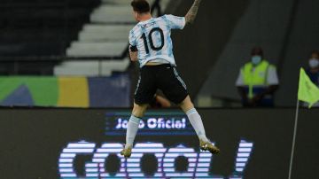 Golazo de Messi de tiro libre