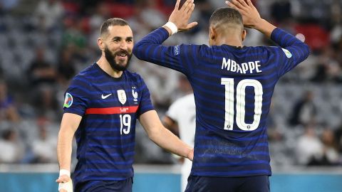 Mbappe y Benzema dan miedo