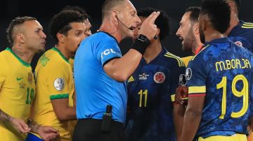 El árbitro argentino cayó en una polémica que se extenderá.