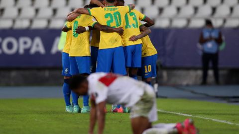 Perú fue goleado por Brasil