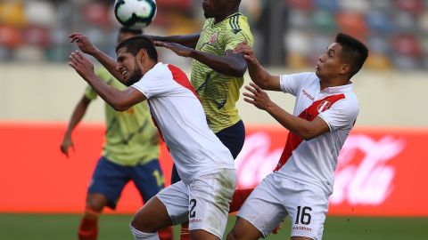 Duván Zapata será el encargado de marcar los goles por los cafeteros.