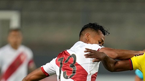 Perú cayó 0-3 contra los cafeteros en las Eliminatorias.