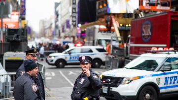 Agentes NYPD en Times Square.