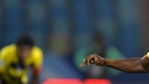 Perú y Ecuador empataron 2-2 en un partido intenso hasta el final.