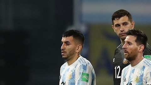 Argentina empató 1-1 contra Chile en Santiago del Estero.