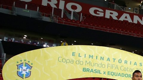 Brasil venció 2-0 a Ecuador y es líder de las Eliminatorias Sudamericanas.