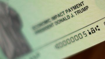 El 75% de la gente utilizó el primer cheque de estímulo para cubrir gastos domésticos.