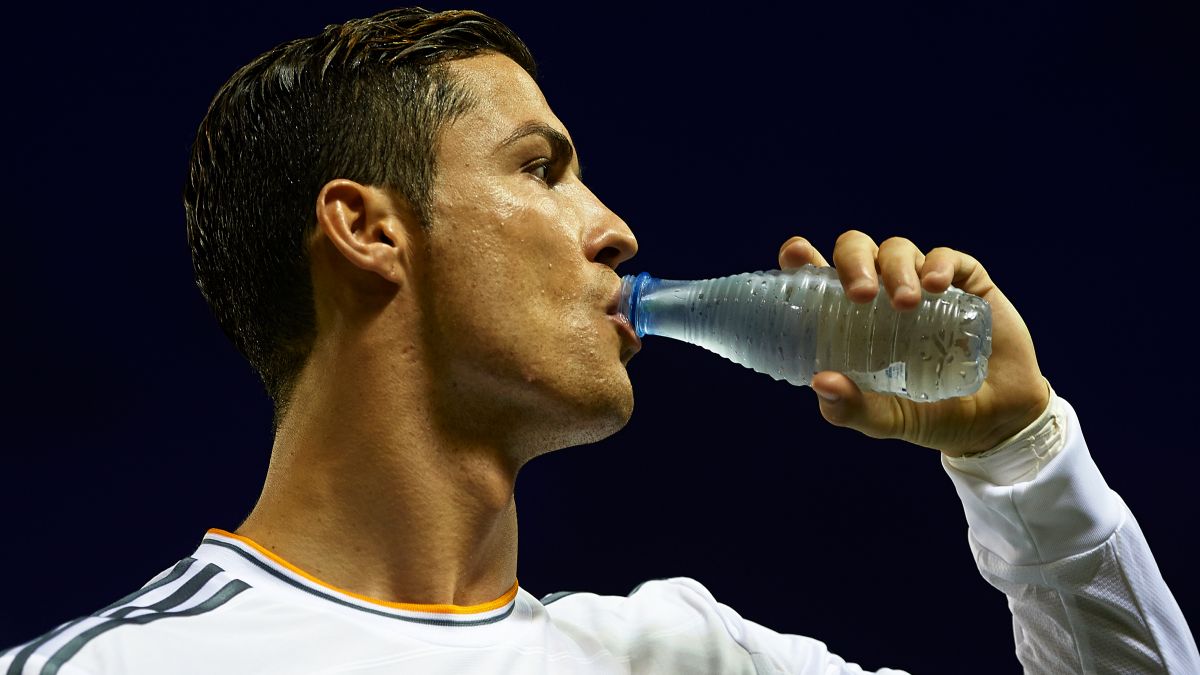 El valor de mercado de Coca-Cola cayó de $242,000 millones a $238,000 millones de dólares con la acción de Cristiano Ronaldo.