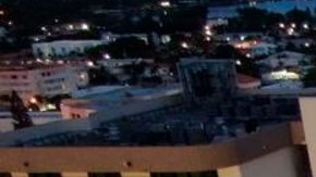 Los rescatistas continúan trabajando en busca de posibles sobrevivientes del derrumbe.