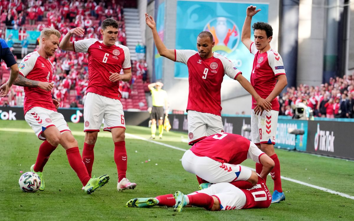La selección de Dinamarca, los jugadores y su cuerpo técnico y médico fueron reconocidos por la FIFA con el Premio Fair Play.