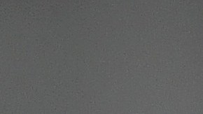 Las costumbres ahorrativas de Carter incluyen pasar los fines de semana cenando con los vecinos en platos de papel con vino de oferta.