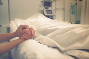 ¿Por qué algunos enfermos mejoran justo antes de morir?