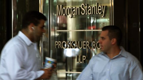 El objetivo de esta medida es permitir que Morgan Stanley elimine las restricciones del COVID-19, como el distanciamiento físico y el uso del cubrebocas.