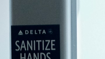 Durante este fin de semana, American Airlines canceló más de 300 vuelos debido a la escasez de personal.