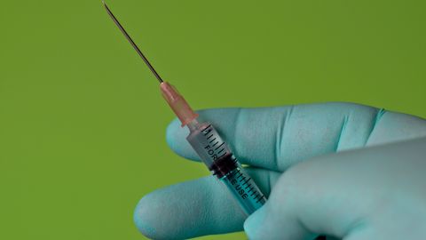 En mayo, la vacuna COVID-19 de Pfizer recibió la aprobación final de los Centros para el Control y la Prevención de Enfermedades de EE.UU. para su uso en niños de 12 a 15 años.