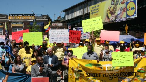 Este miércoles tomaron la Plaza Corona para solicitar un "alivio" para su recuperación pandémica