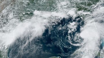 Elsa está a punto de volverse huracán otra vez y se acerca a Florida, donde hay alerta de tornados