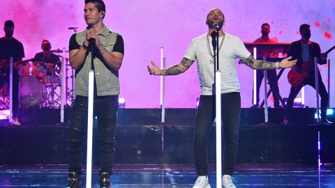 Chino y Nacho en Premios Juventud 2021