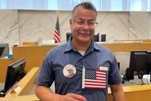Veterano que fue deportado y demandó al Gobierno logra la ciudadanía