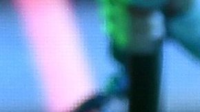 Becky G impacta con tremendo hilo dental a bordo de una moto de agua.