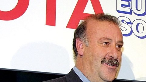 Florentino Pérez junto a Vicente del Bosque y Fernando Hierro en el año 2000.