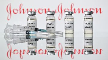 FDA advertirá que vacuna Johnson & Johnson podría estar relacionada a enfermedad nerviosa poco común