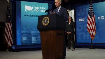 El presidente Biden reconoce que hay camino pendiente contra coronavirus.