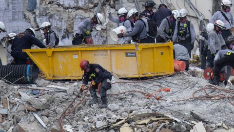 Las autoridades priorizan la seguridad de los rescatistas.