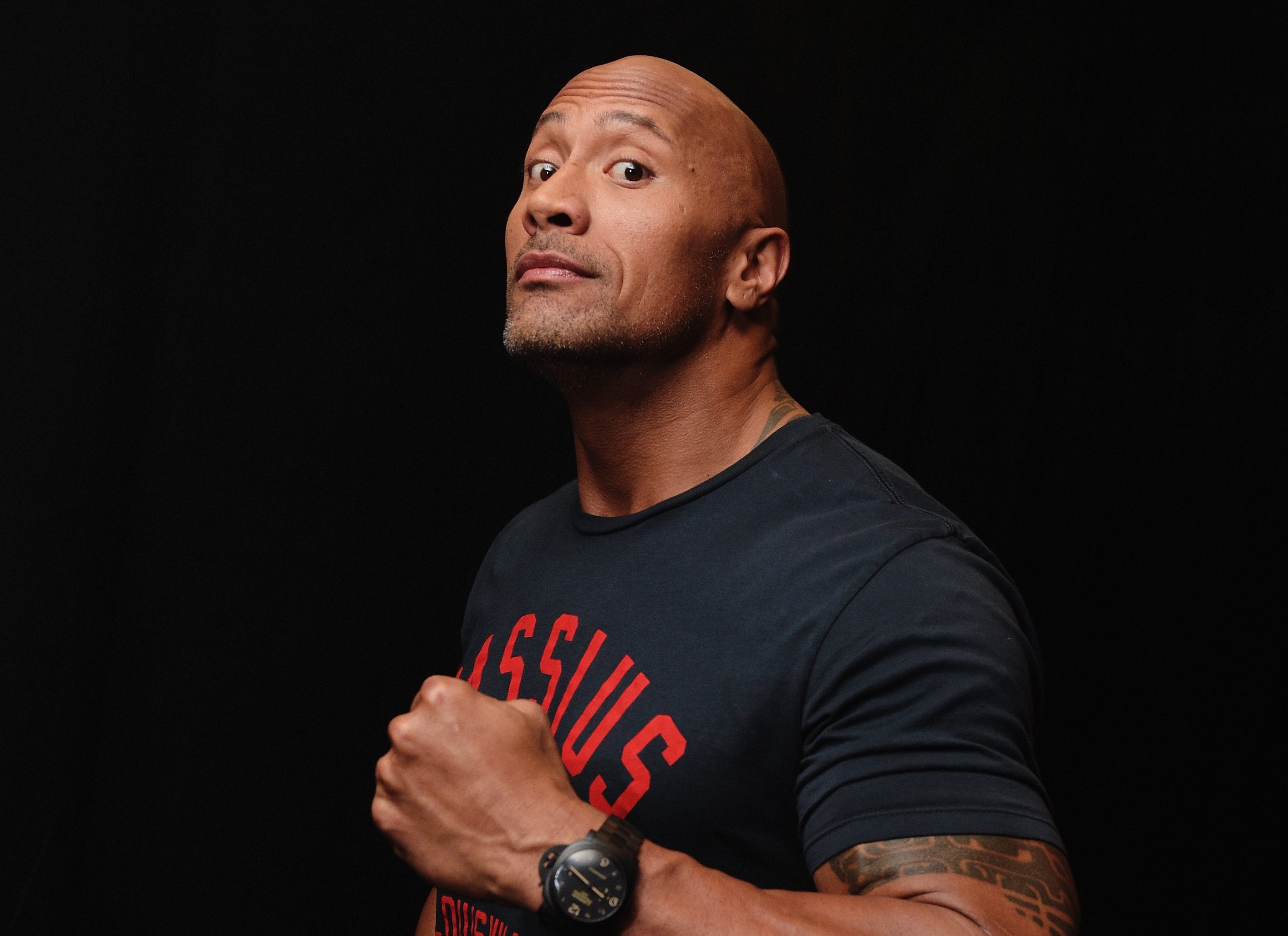 Commentator asks to respond to Dwayne Johnson if he uses steroids to maintain those muscles