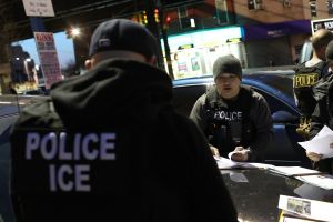 ICE mantiene arresto de inmigrantes indocumentados por faltas menores