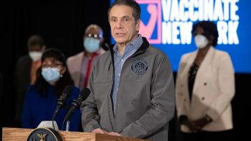 Obligan a empleados de la salud del Estado de Nueva York a vacunarse antes del ‘Labor Day’