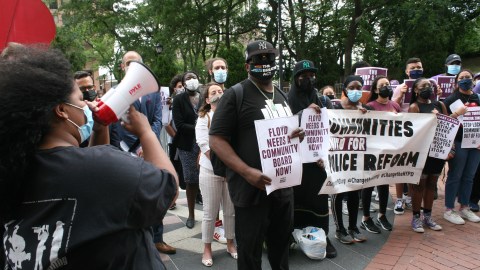 Manifestantes aseguran que más del 92% de las detenciones en el 2020 fueron a negros e hispanos.