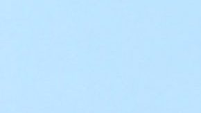 Jennifer Lopez presume su retaguardia encaramada en una escalera y unos leggins muy ajustados.