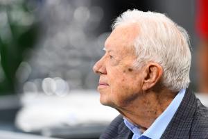 El expresidente Jimmy Carter suspendió tratamientos médicos para recibir cuidados paliativos en su hogar