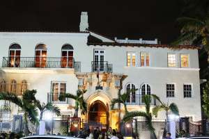Encuentran dos cadáveres en la antigua mansión de Gianni Versace en Miami Beach