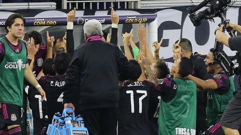 El Tri dedicó su pase a la final a Dos Santos por el fallecimiento de su padre.