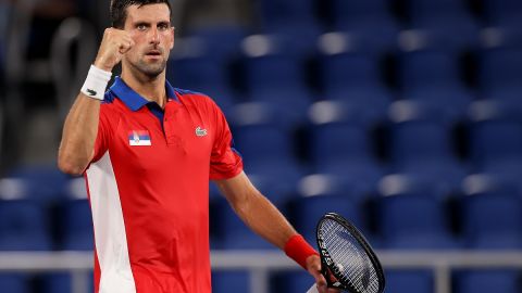 'Nole' venció a Nishikori y también avanzó a semifinales en dobles mixtos.