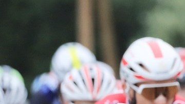 Urán llegó a rueda con el líder Pogacar.