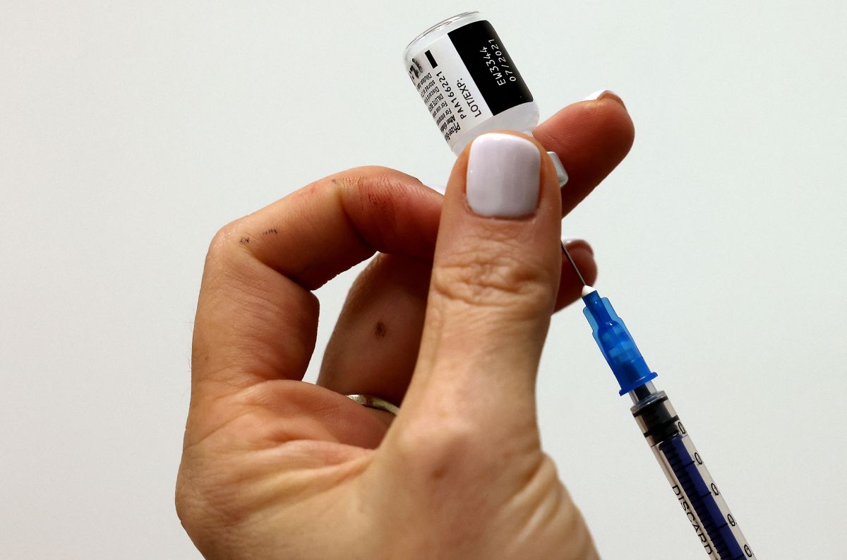 Pfizer y BioNTech esperan fabricar en total hasta 3,000 millones de dosis de vacunas anticovid hasta finales de 2021.