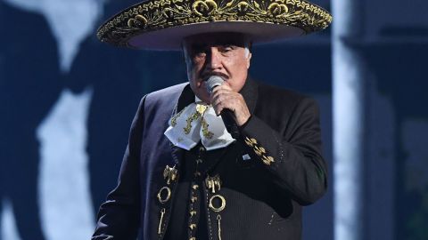 Vicente Fernández fue hospitalizado de emergencia y al parecer le diagnosticaron gastroenteritis