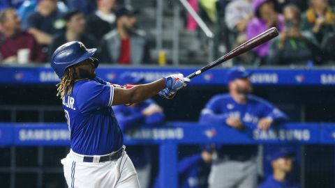 Guerrero Jr. arribó a 30 cuadrangulares en la temporada.