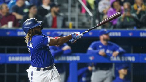Guerrero Jr. arribó a 30 cuadrangulares en la temporada.