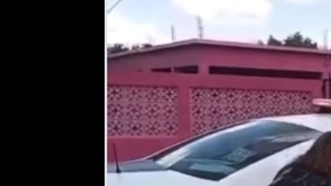 Yaromi llega en patrulla a graduación