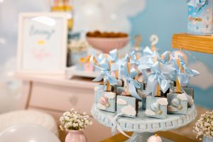 Embarazada hace baby shower un día después de dar positivo a COVID-19