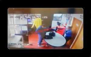 VIDEO: Guardia de seguridad mata a dos excompañeros como venganza por ser despedido y luego se suicida