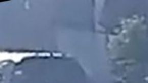 Violento impacto captado por cámara de seguridad.