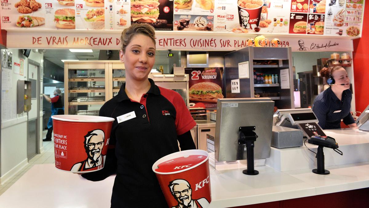 ¿Qué ofrece KFC a sus empleados